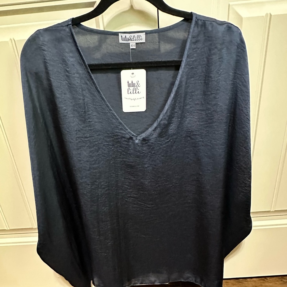 Tutu & Lilli Navy V-Neck Top XS/S